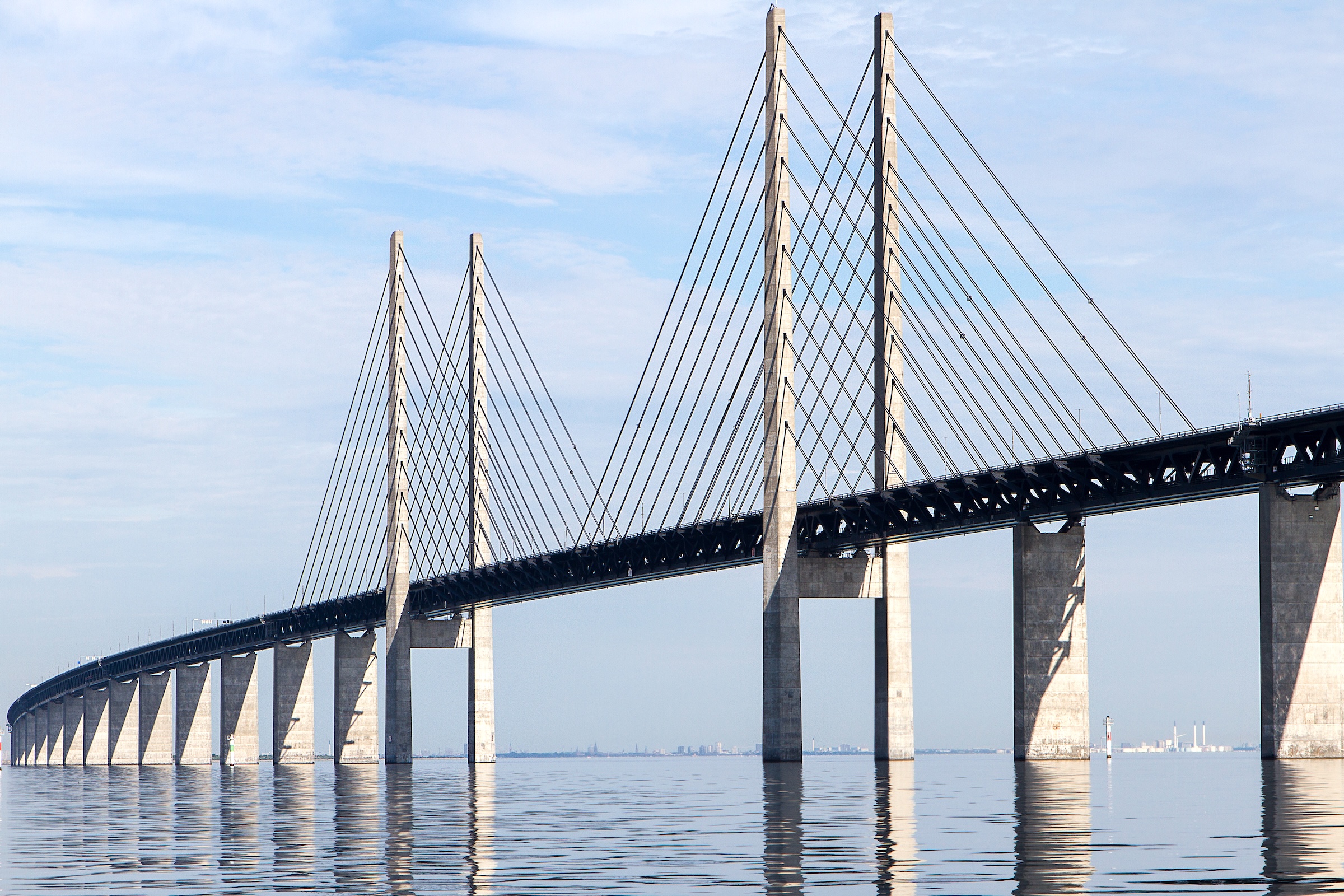 Öresundbrücke und Scandlines Fähre